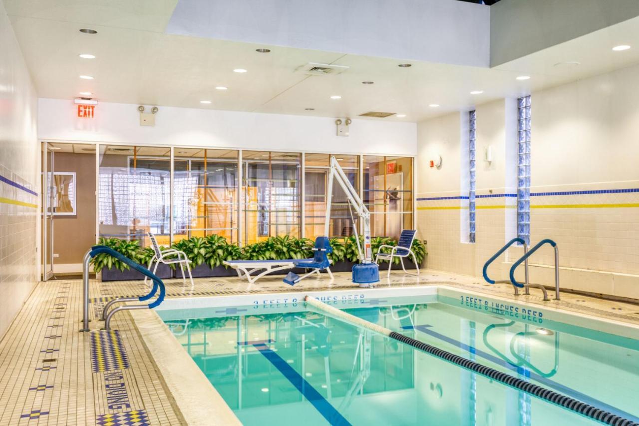 Ues 2br W Dm Elevator Gym Nr Park Nyc-918 Apartment