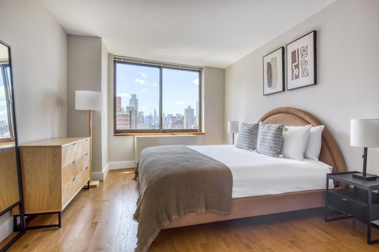 Ues 2br W Dm Elevator Gym Nr Park Nyc-918 Apartment *