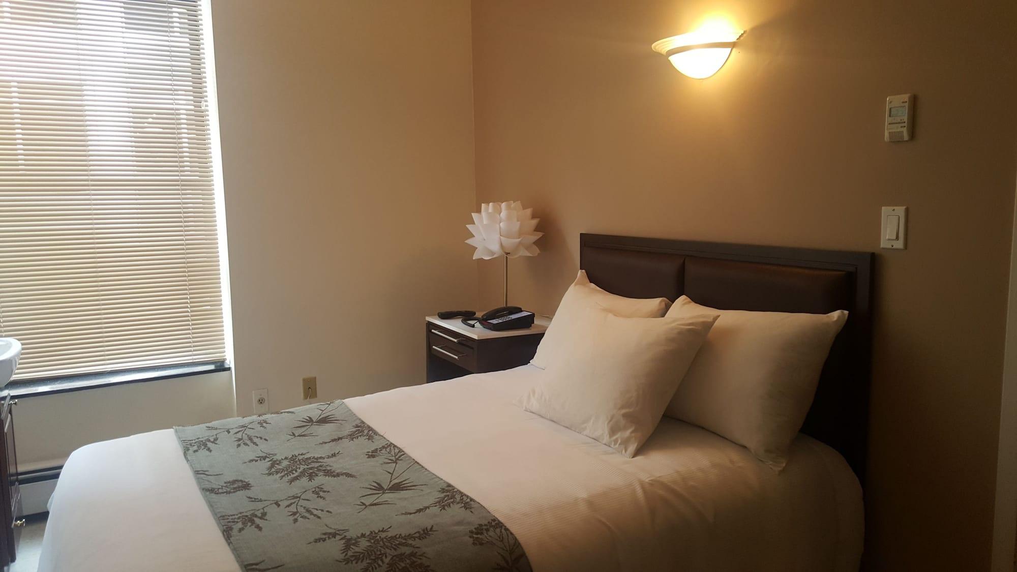 Americana Hotel 2*