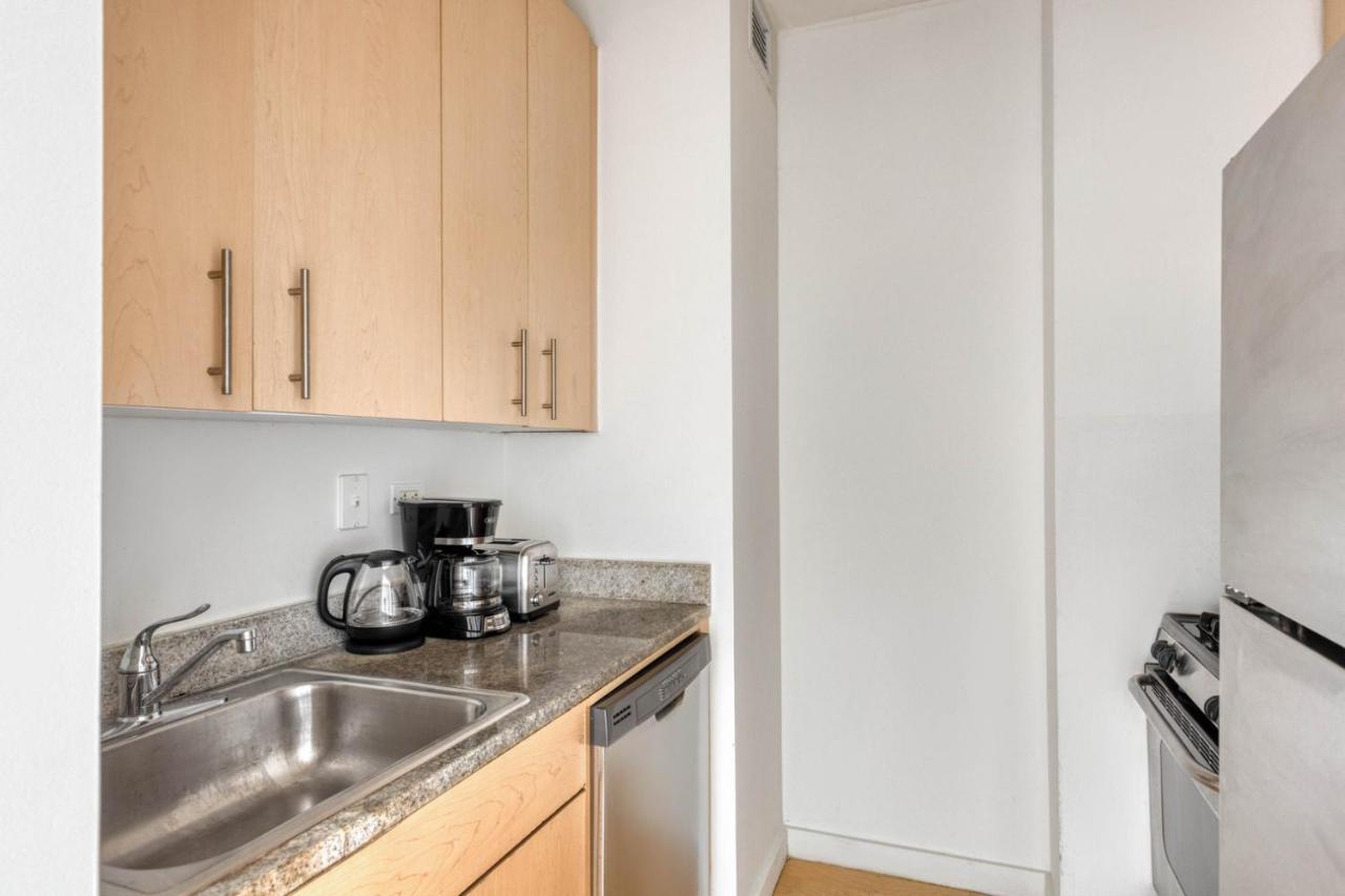 Apartment Fidi W Gym Doorman Nr Freedom Tower Nyc-1096