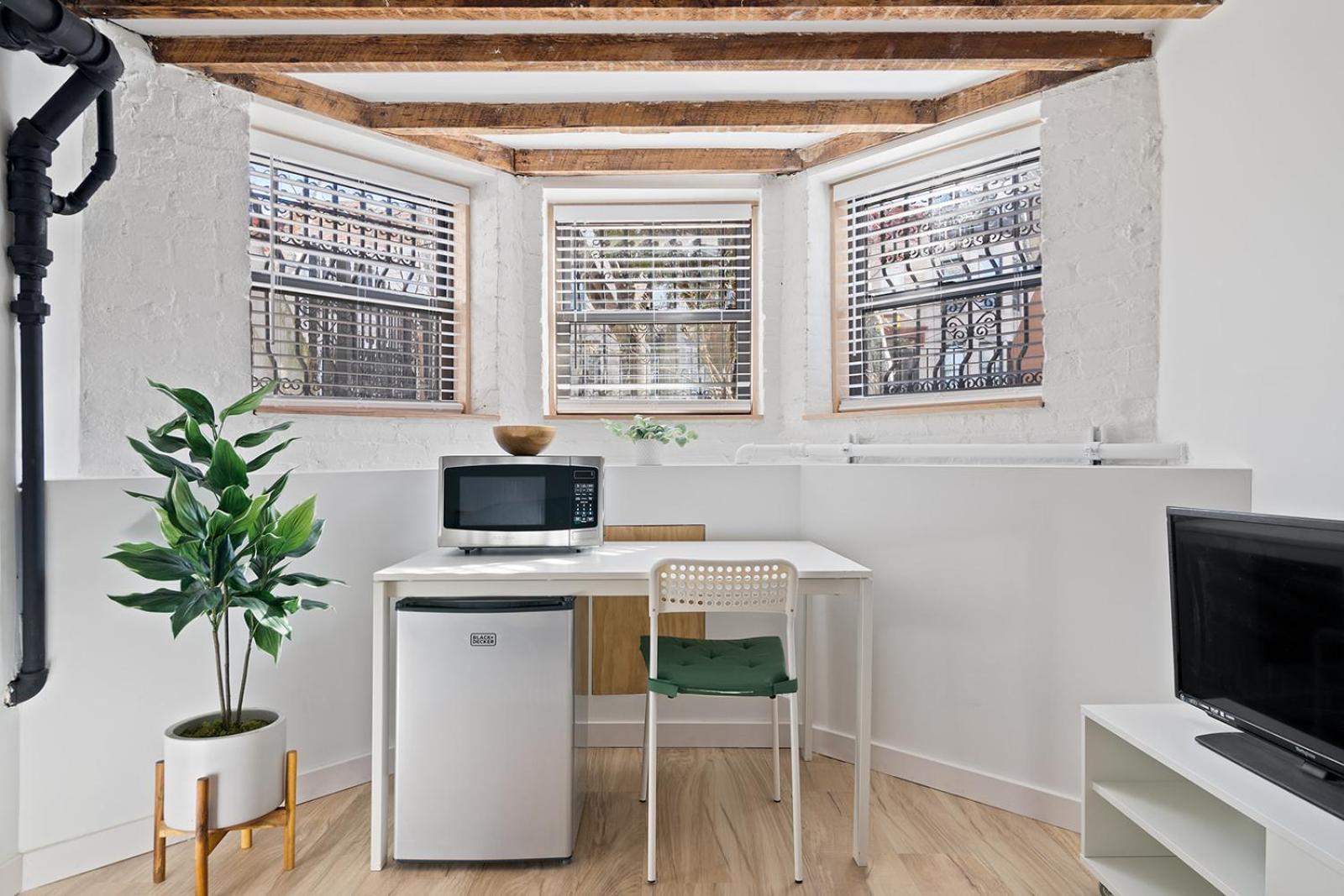 Cozy, Large And Fully Furnished - Near The L Train *