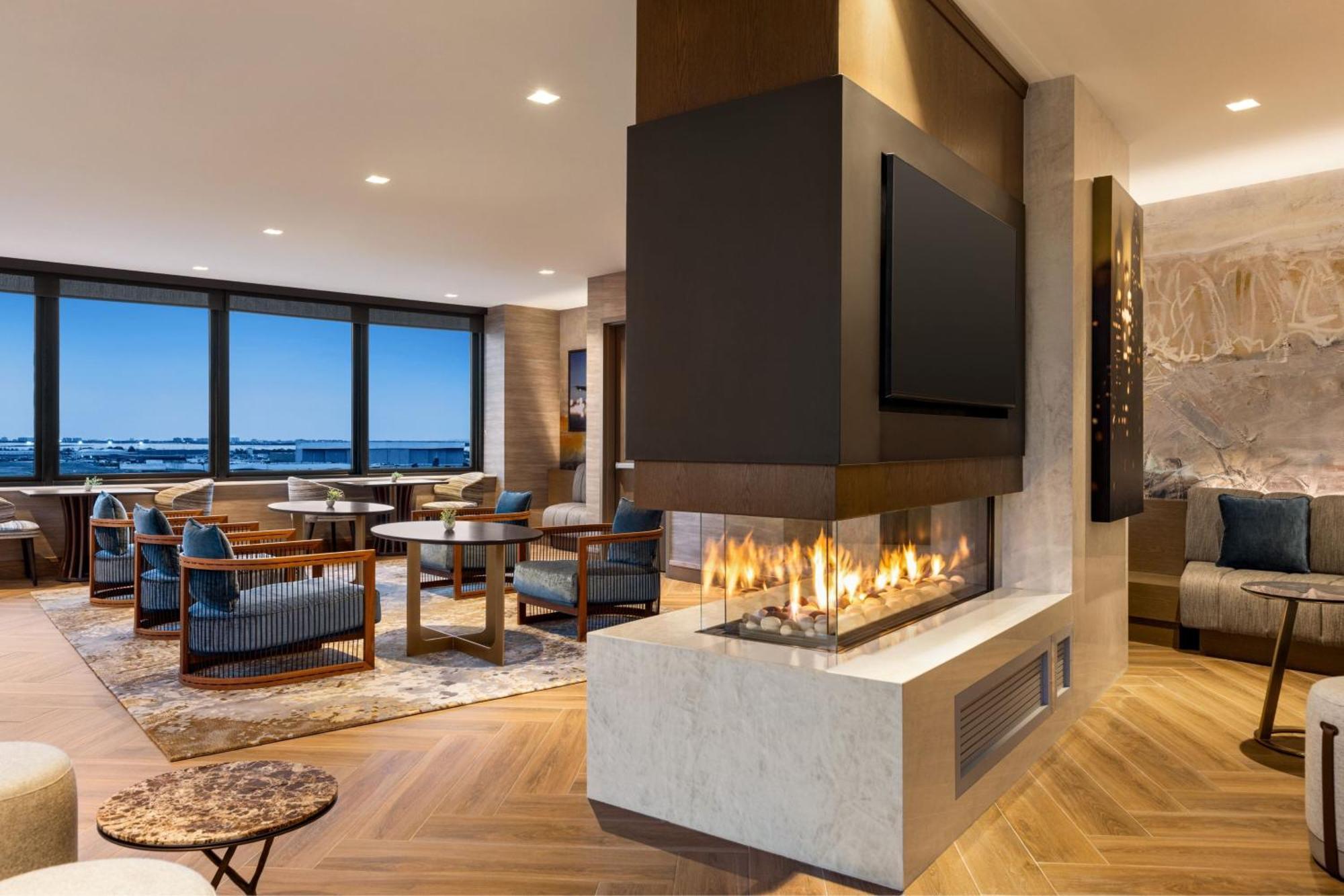 Marriott Jfk Airport Hotel 3*