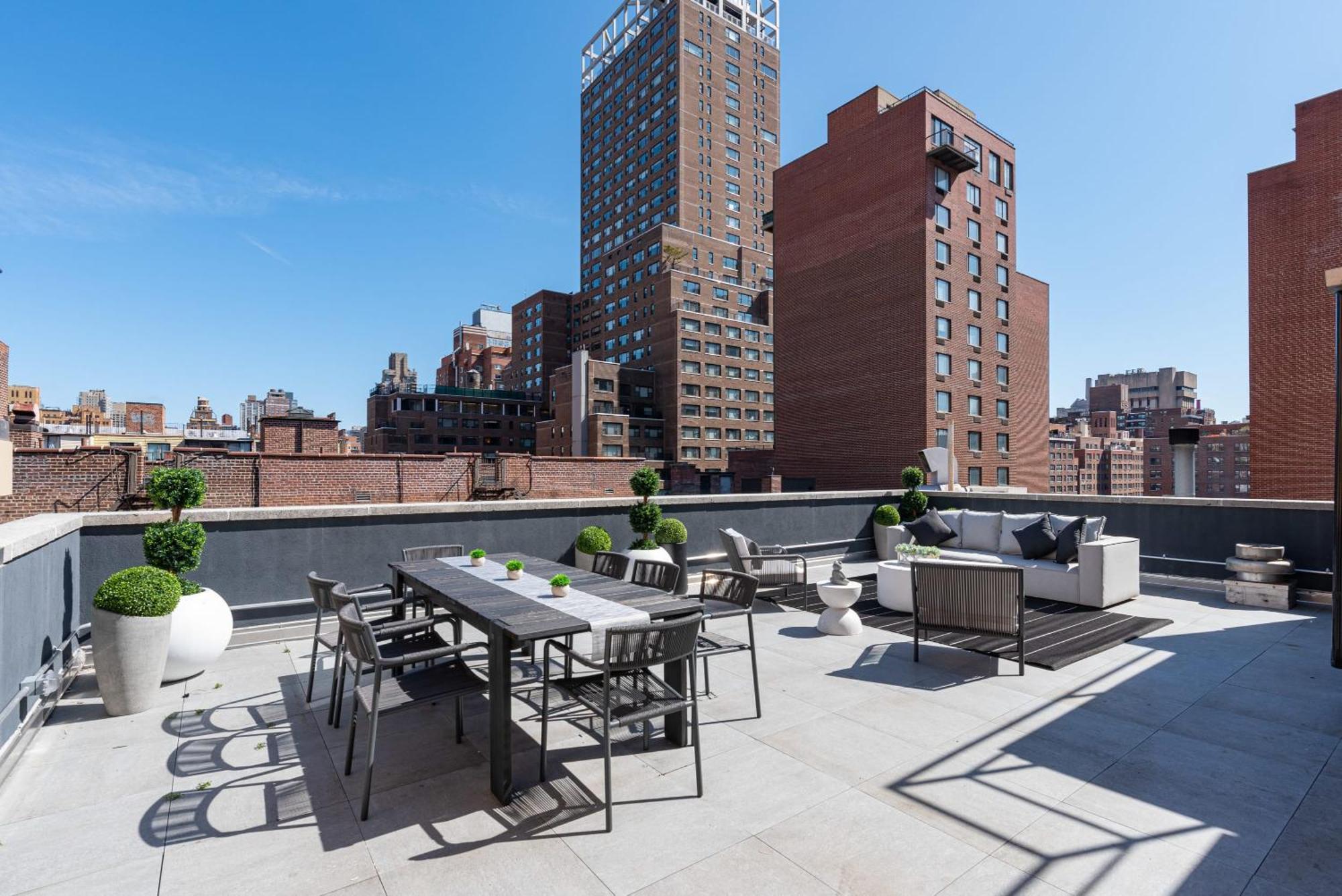 Apartment 3br Penthouse With Massive Private Rooftop