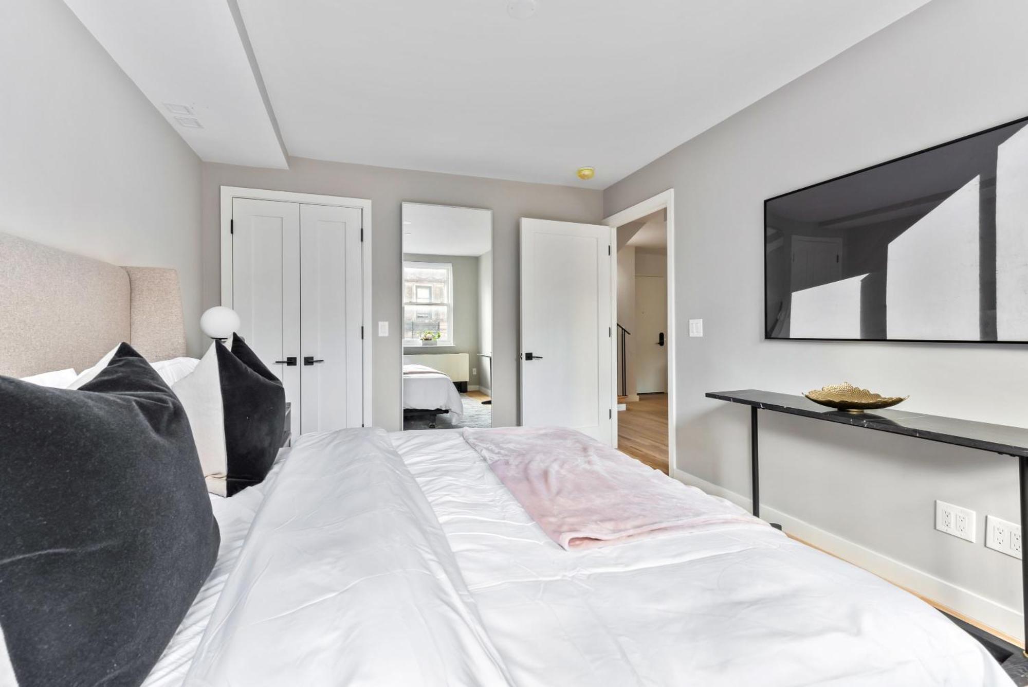 3br Penthouse With Massive Private Rooftop