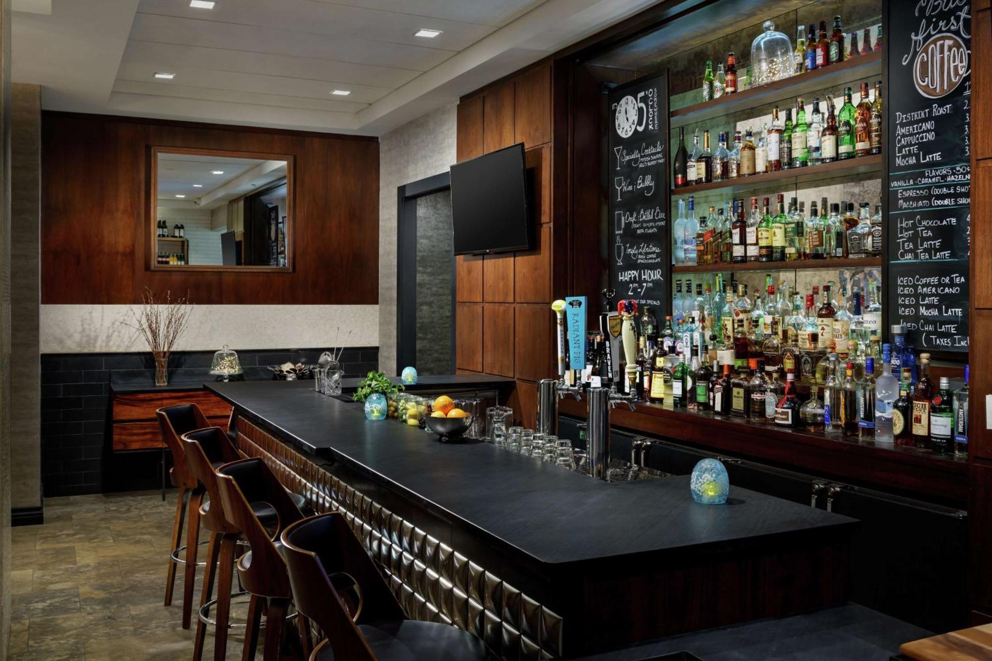 Distrikt City, Tapestry Collection By Hilton Hotel 4*