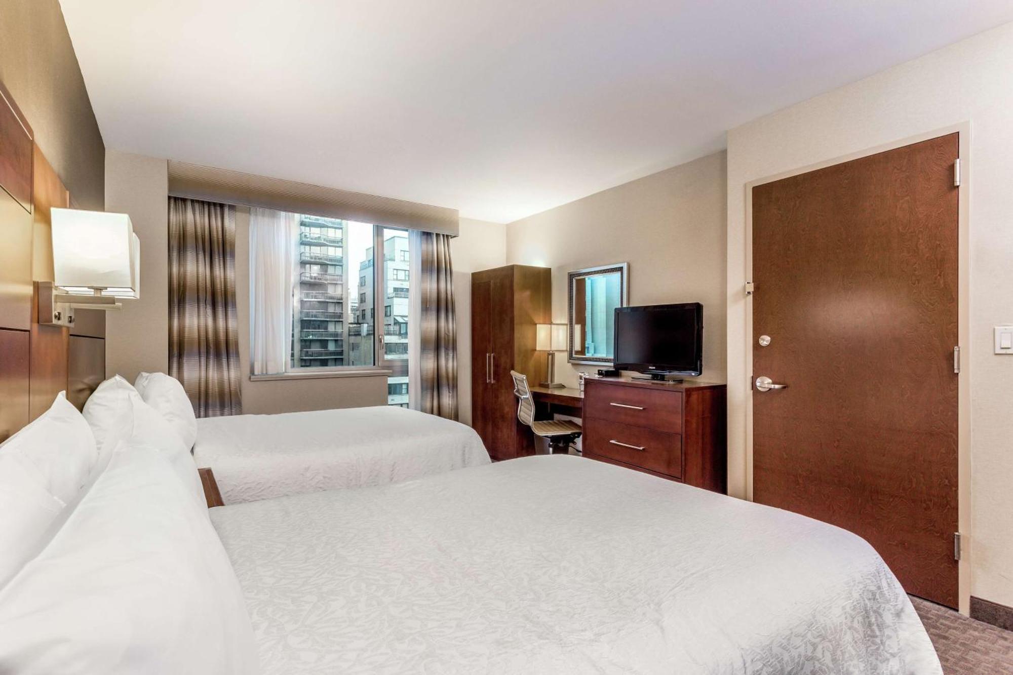 Hampton Manhattan Grand 3*