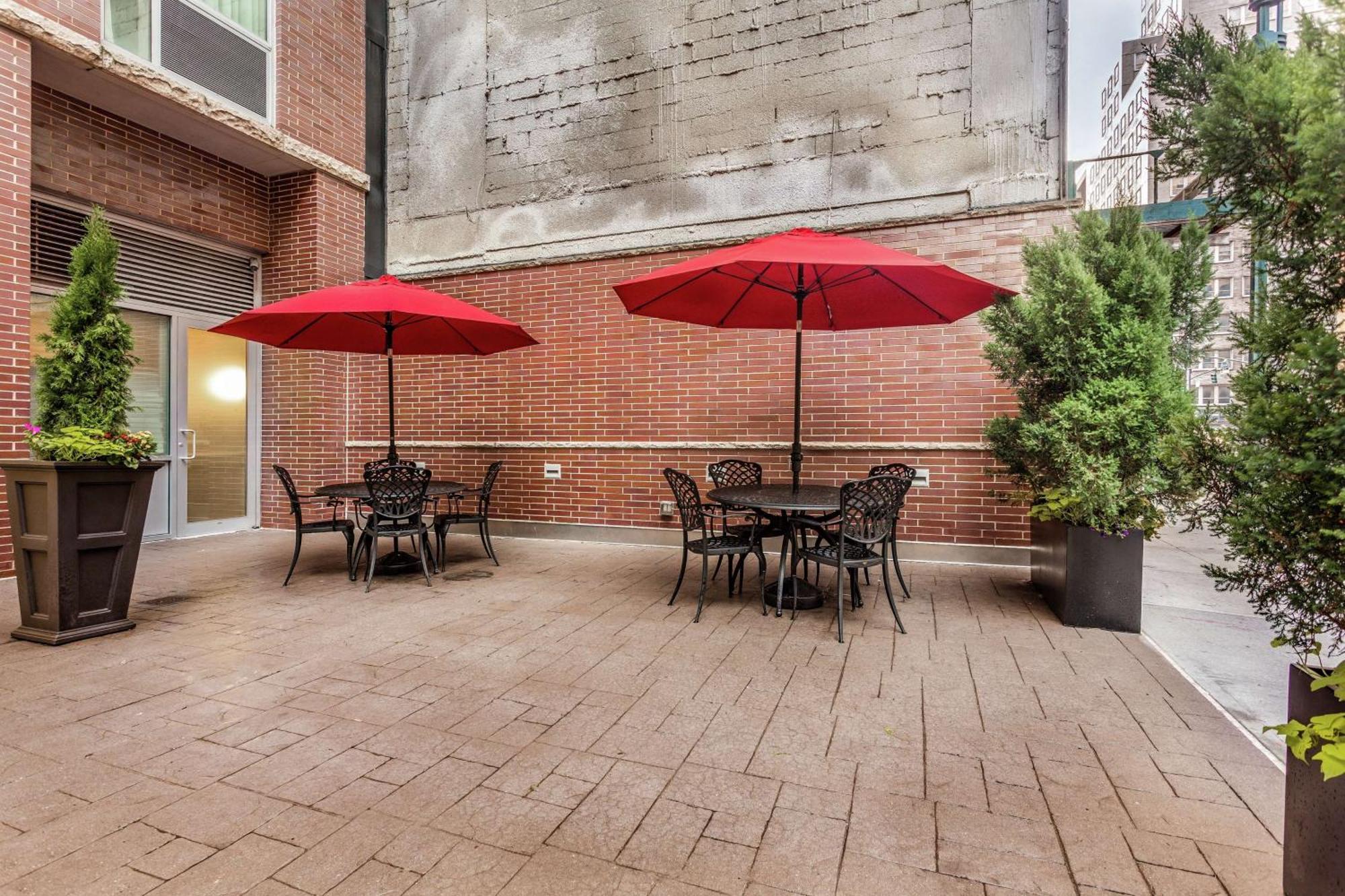 Hampton Manhattan Grand Hotel 3*