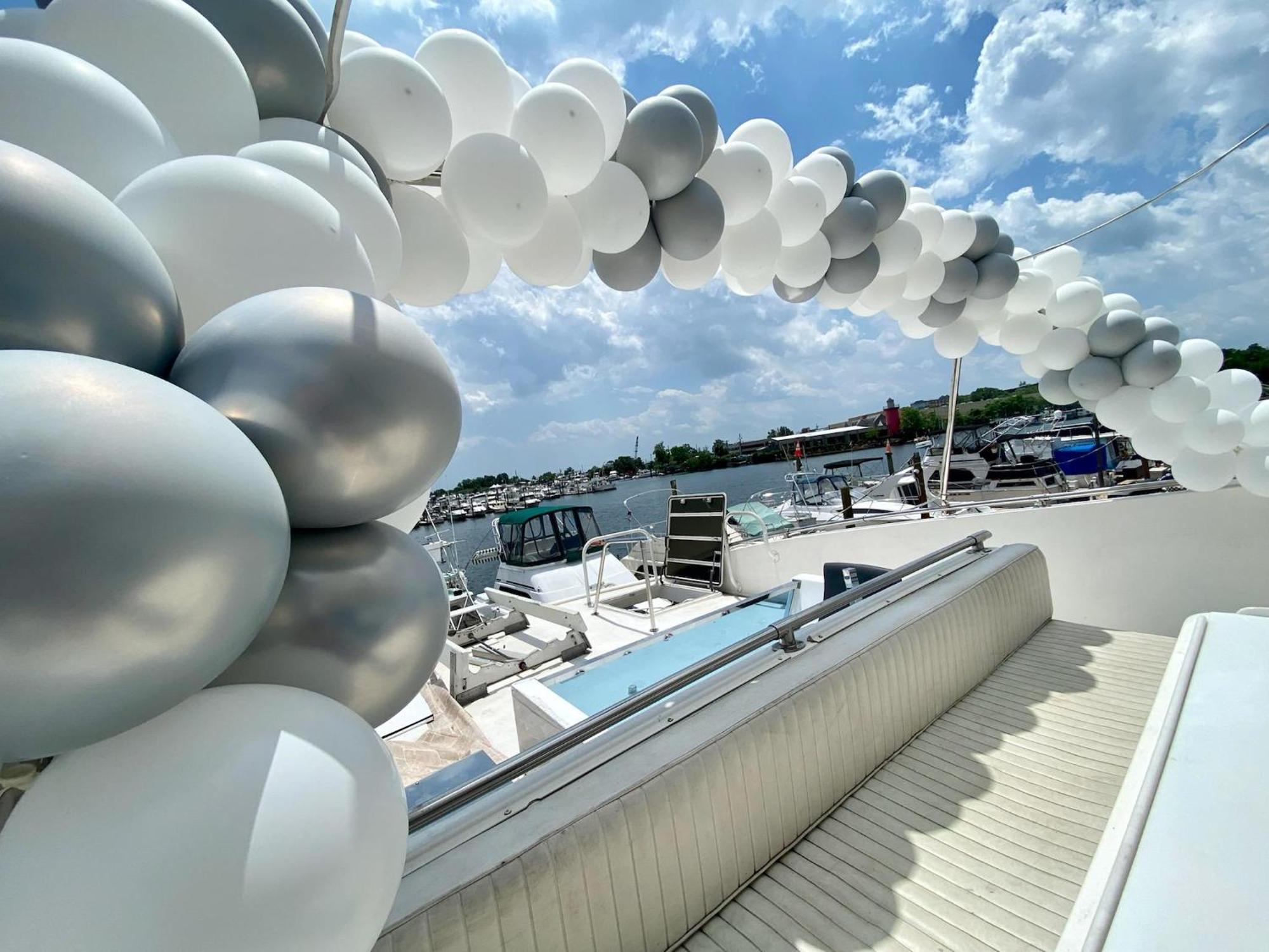 Botel Cozy Ocean 3xdeck Yacht New York