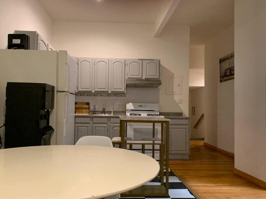 Apartment Beautiful & Massive 4 Bdr With Bonus Perks! New York