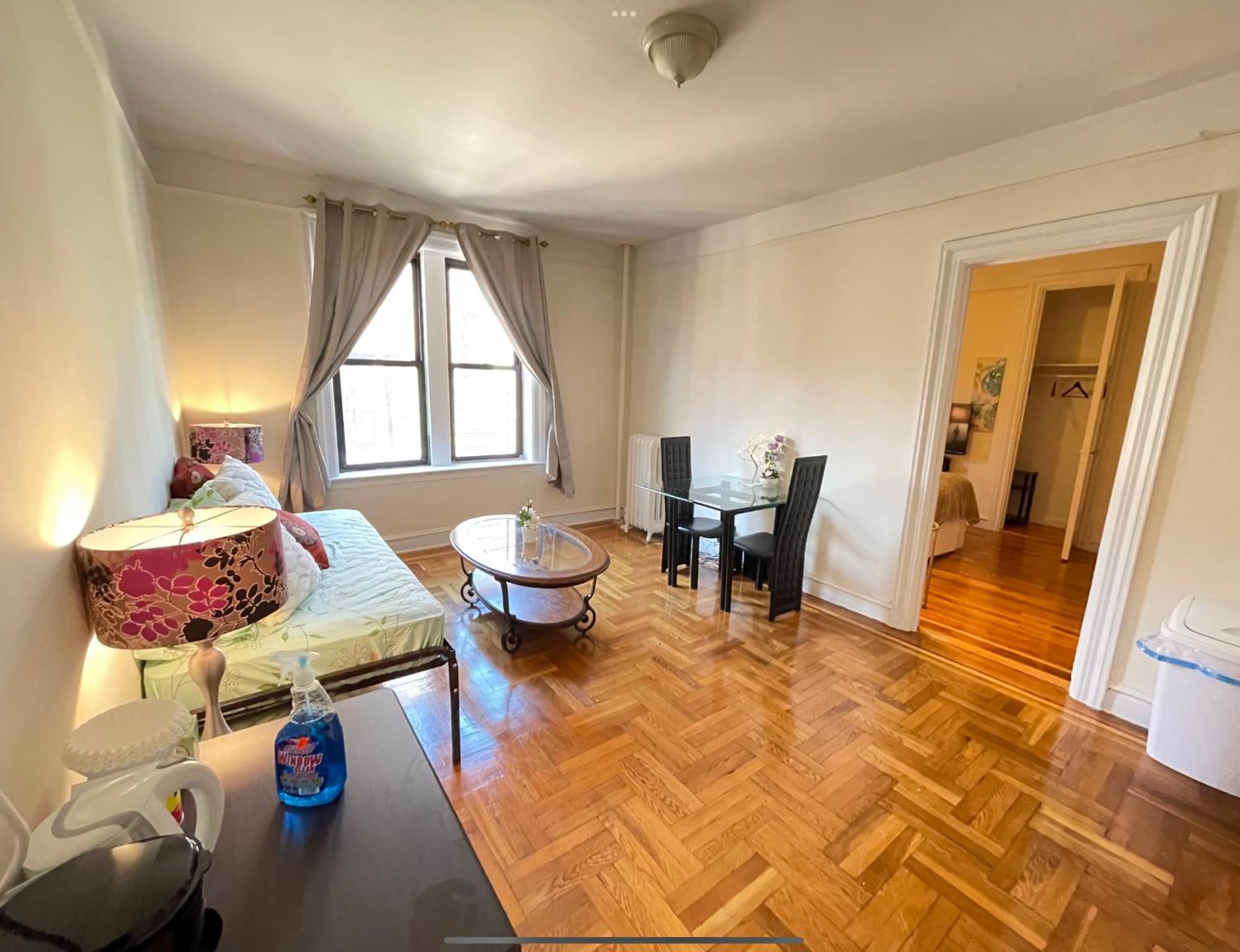 The Manhattan Central Park Times Square Homestay