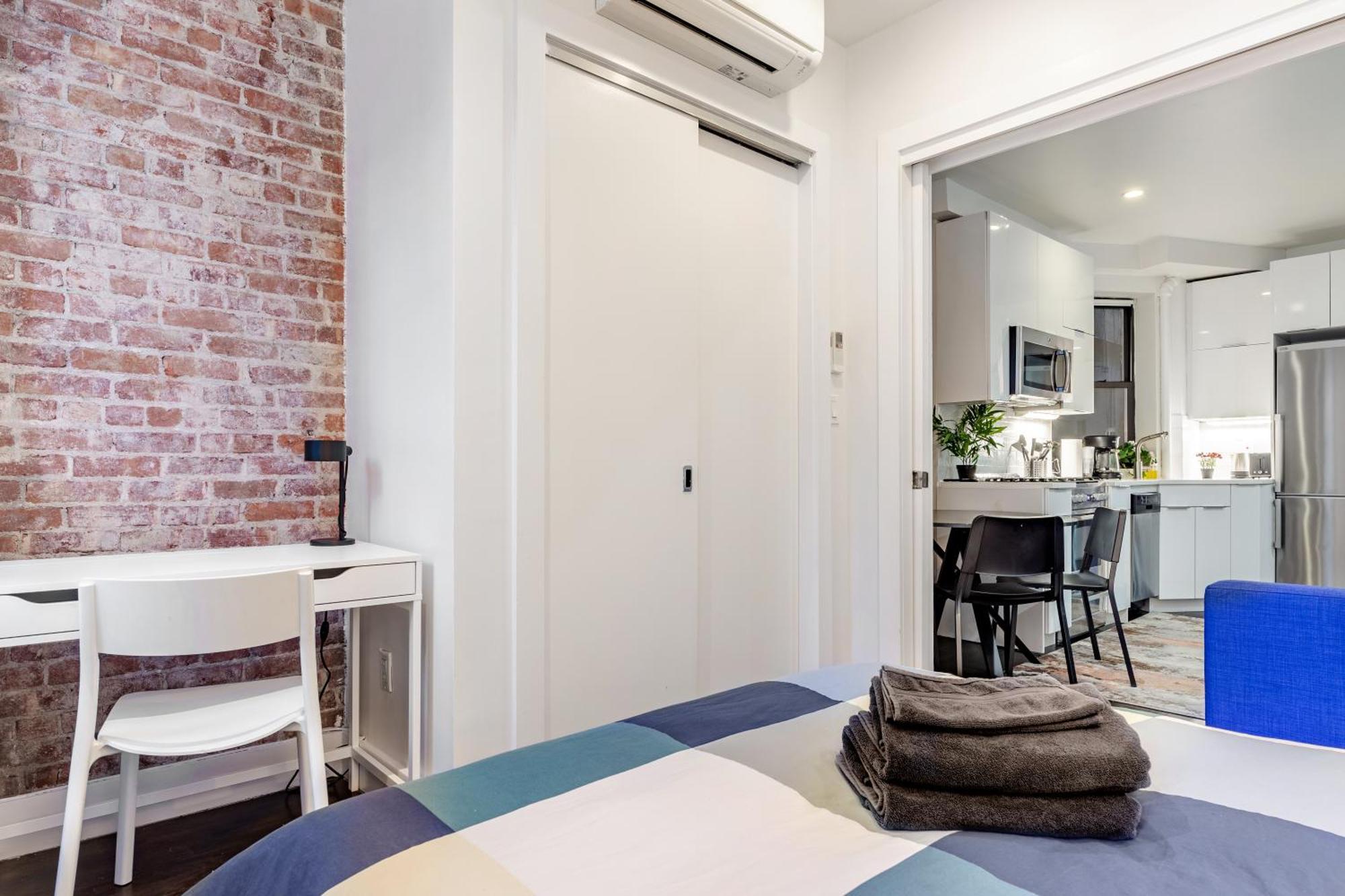2 Bedroom Luxury Unit In The Heart Of Manhattan * New York