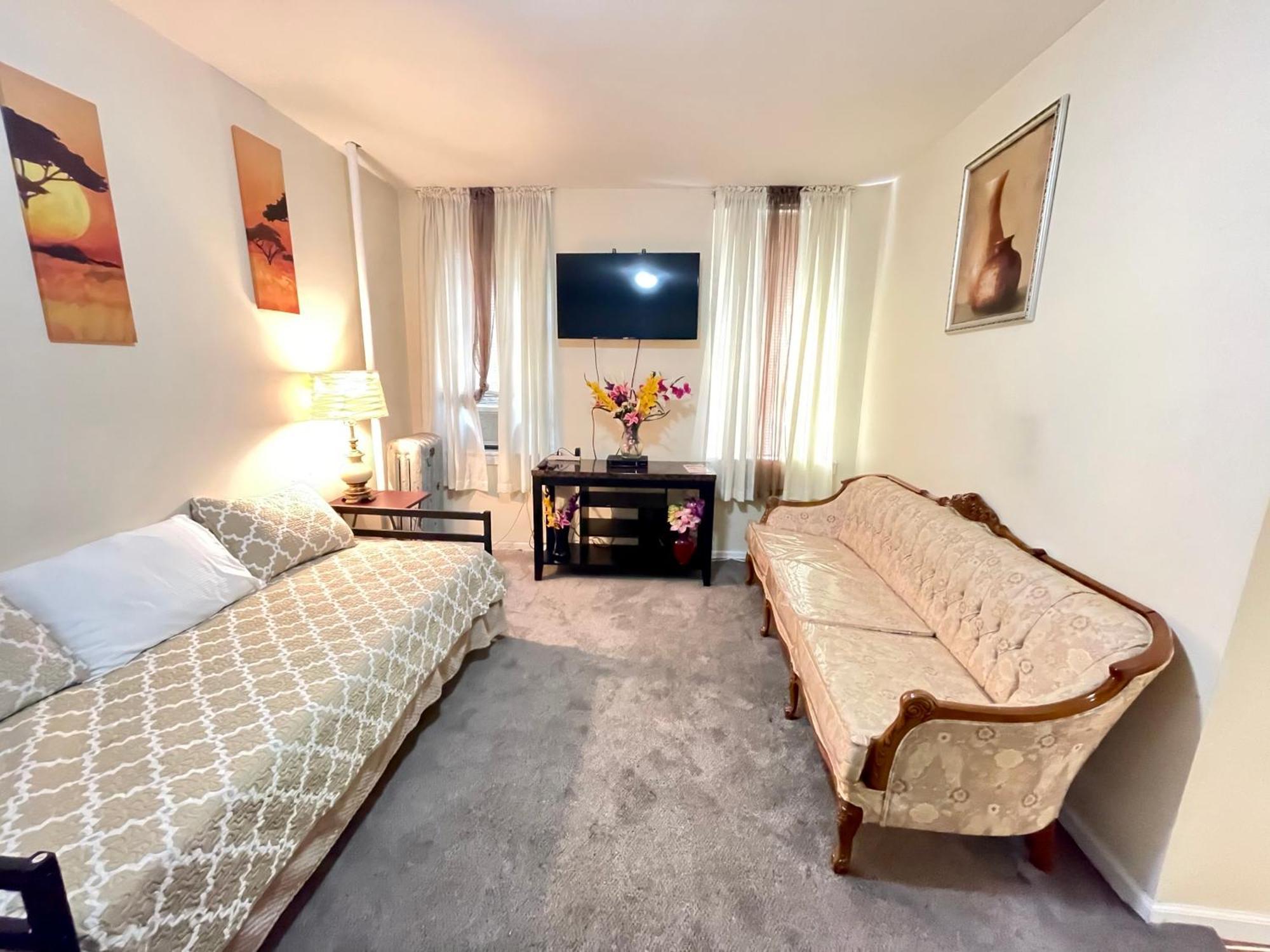 The Manhattan Central Park Times Square Homestay New York