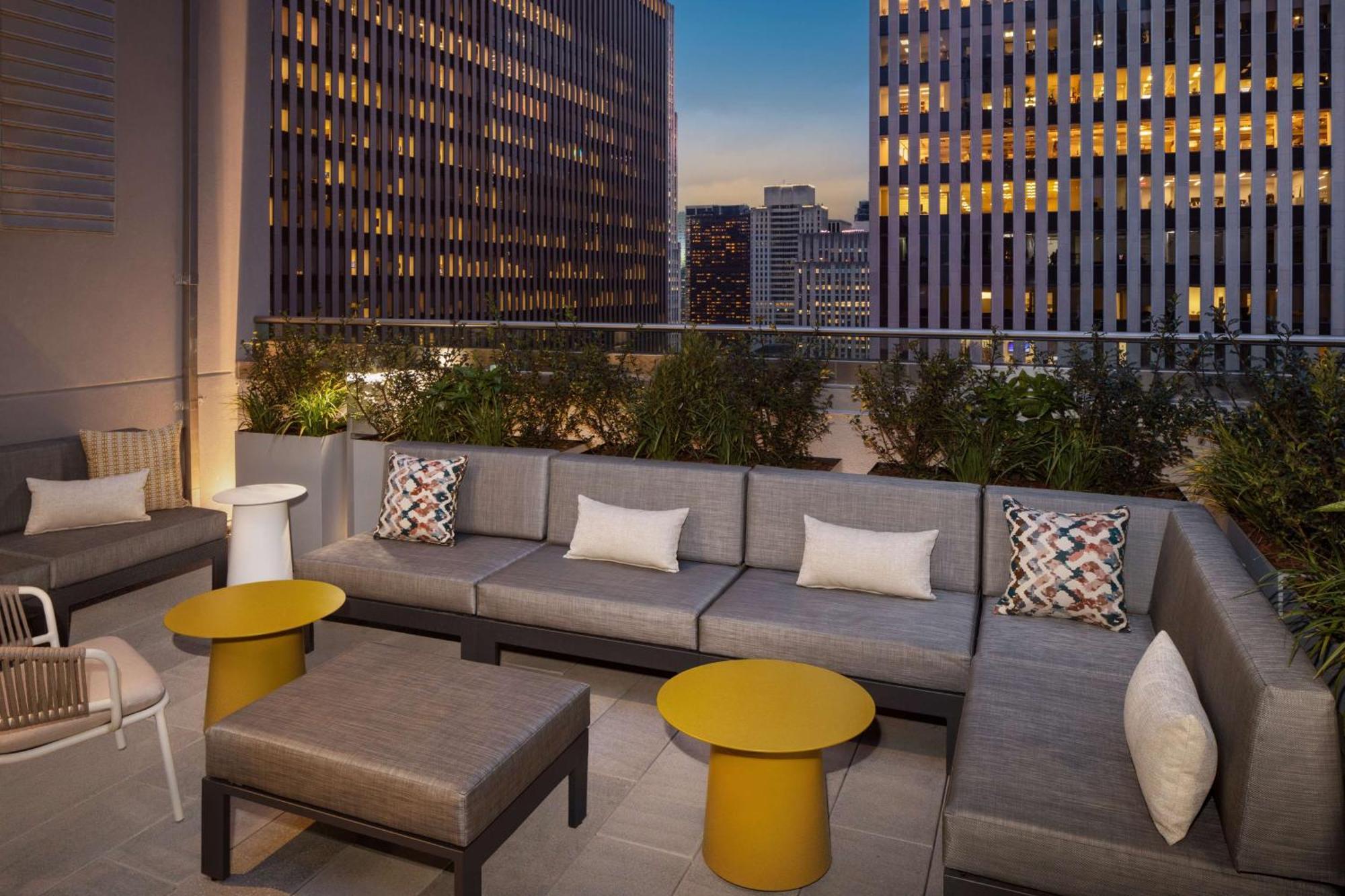 Hampton By Hilton Times Square Hotel New York