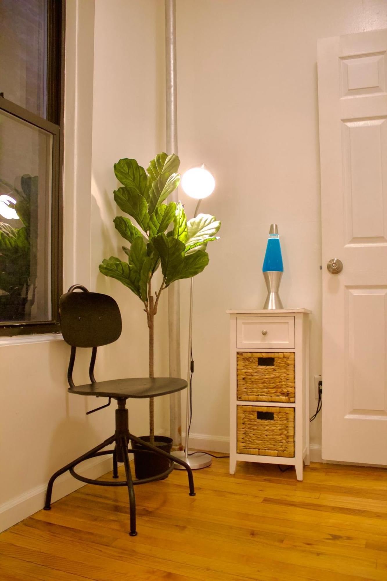 Spacious 2 Bedroom In East Village Nyc *