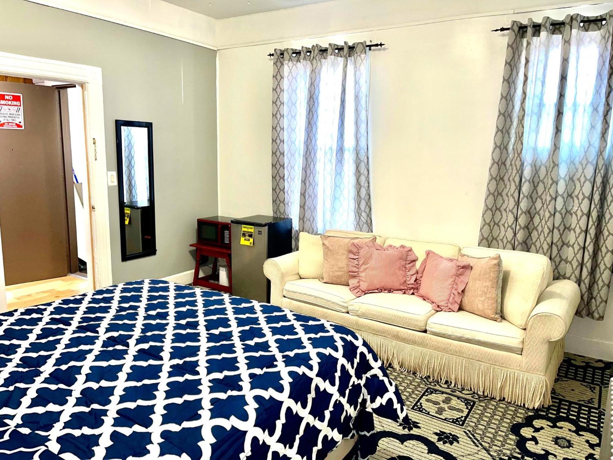 Lic, Next To Manhattan, 3 Bedroom Cozy Apt