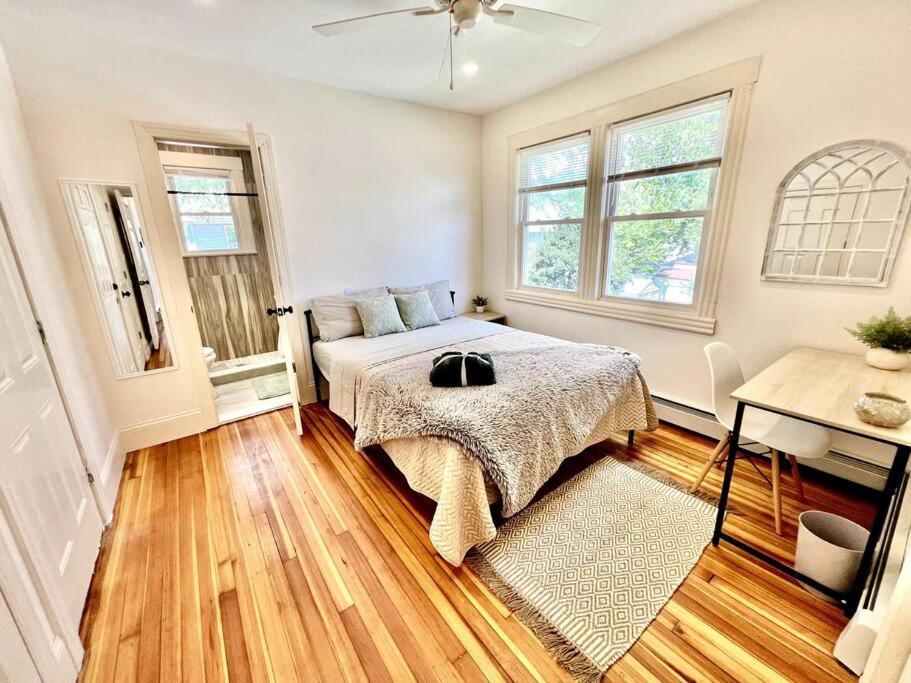 Apartment Modern - 3 Bedrooms, 2 Bathrooms *