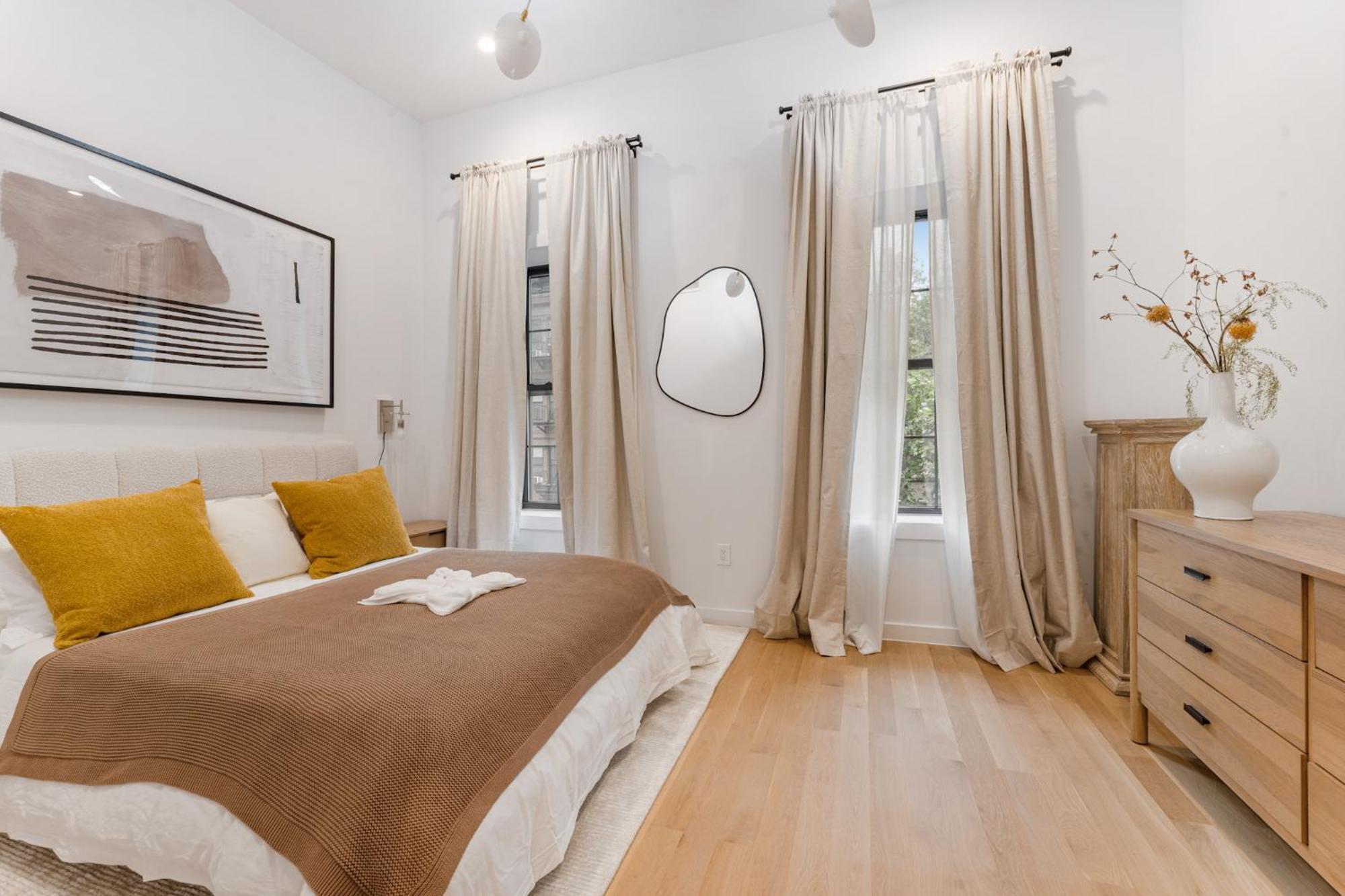 Luxurious Harlem With Modern Amenities, Outdoor Patio! *