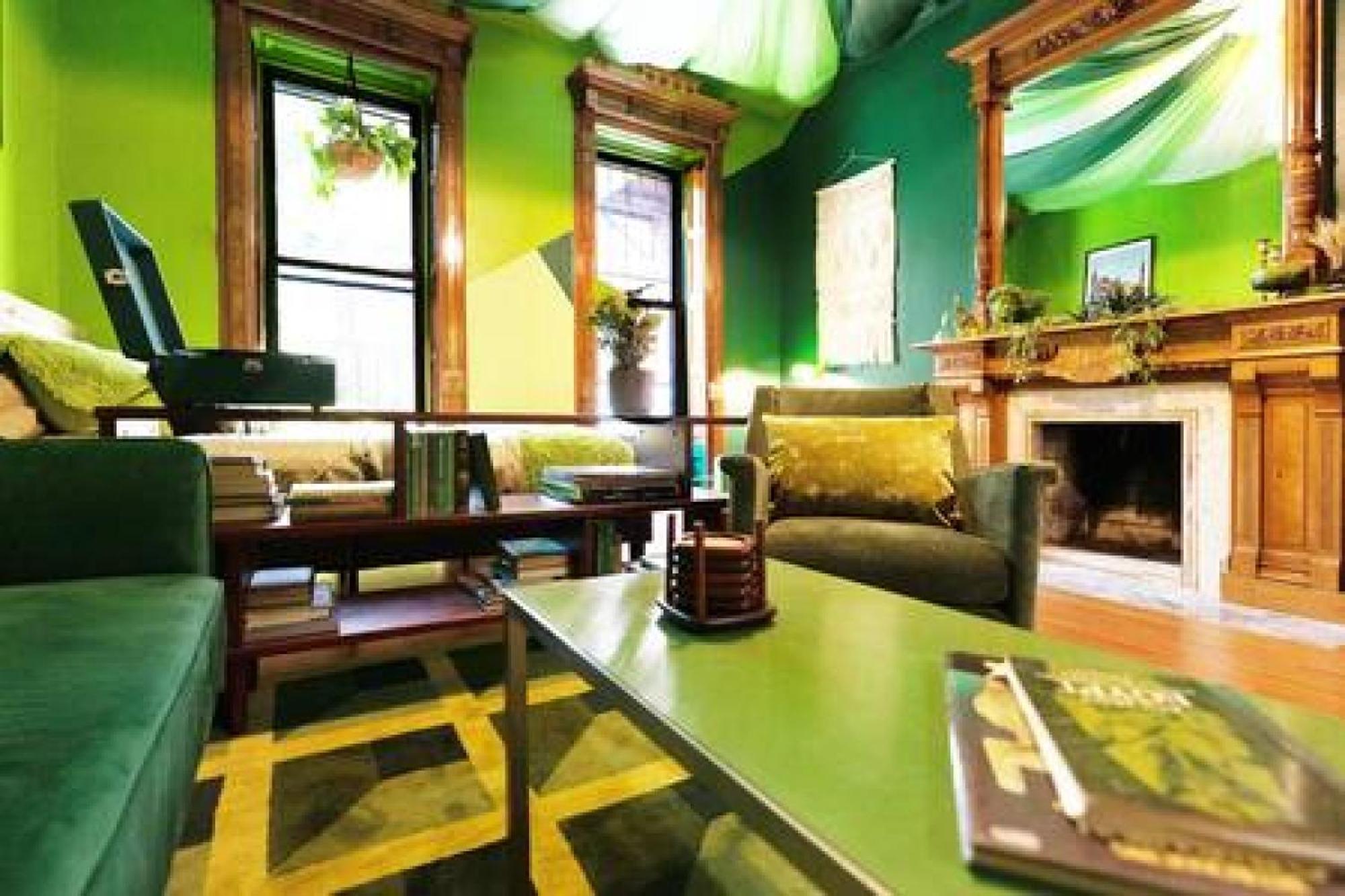 The Room: 70s Groove Themed *