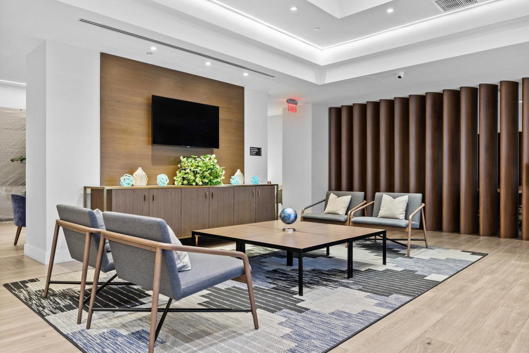Hotel Doubletree By Hilton Jfk Airport 3*
