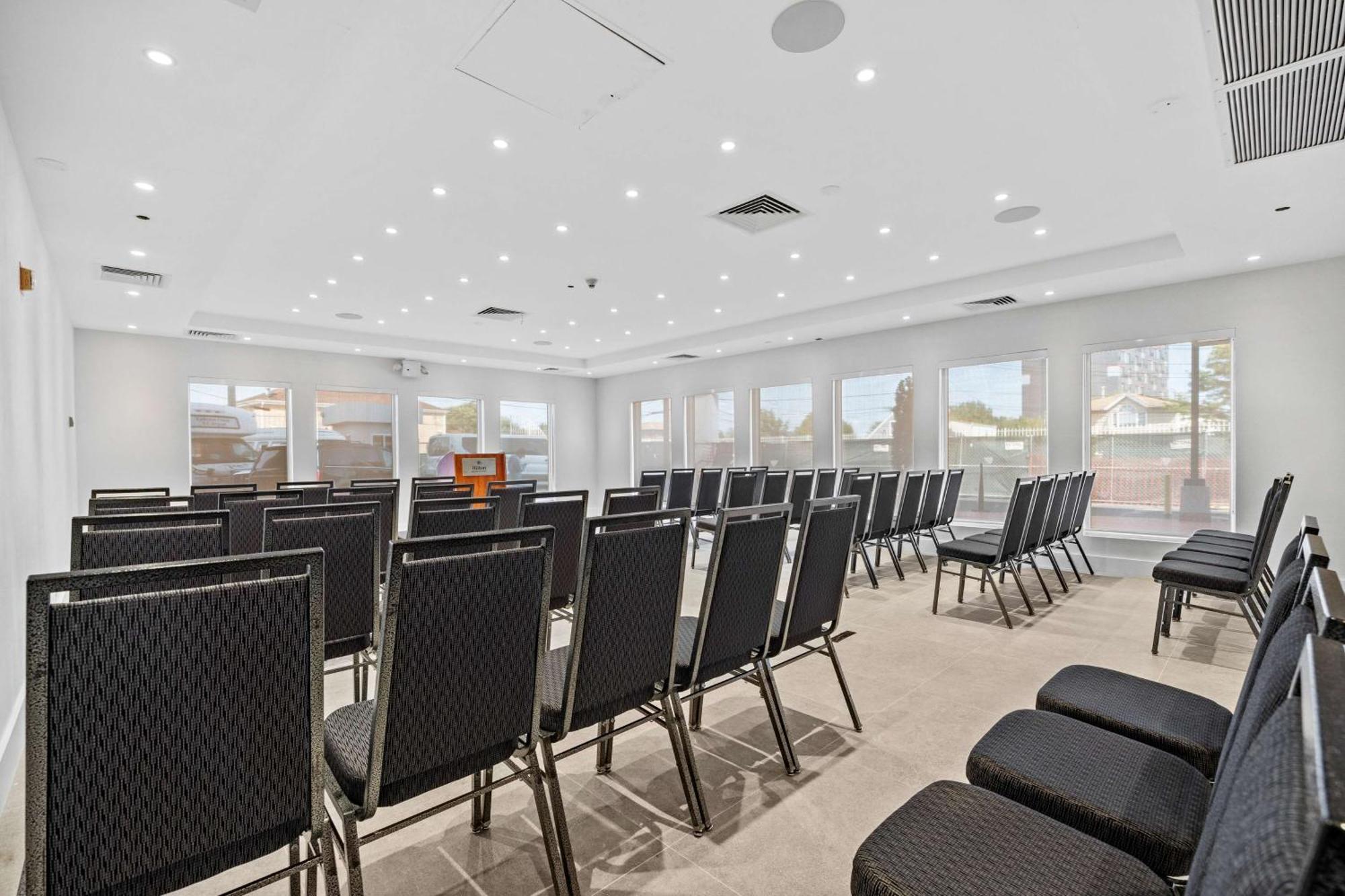 Doubletree By Hilton Jfk Airport 3* New York