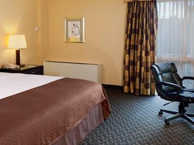 Hotel Doubletree By Hilton Jfk Airport 3*