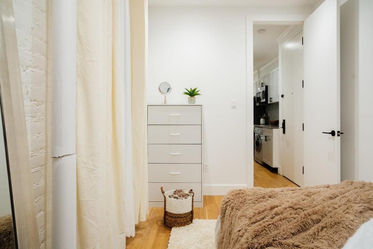 1288-4rn Newly Furnished Prime Ues 2br Apartment New York