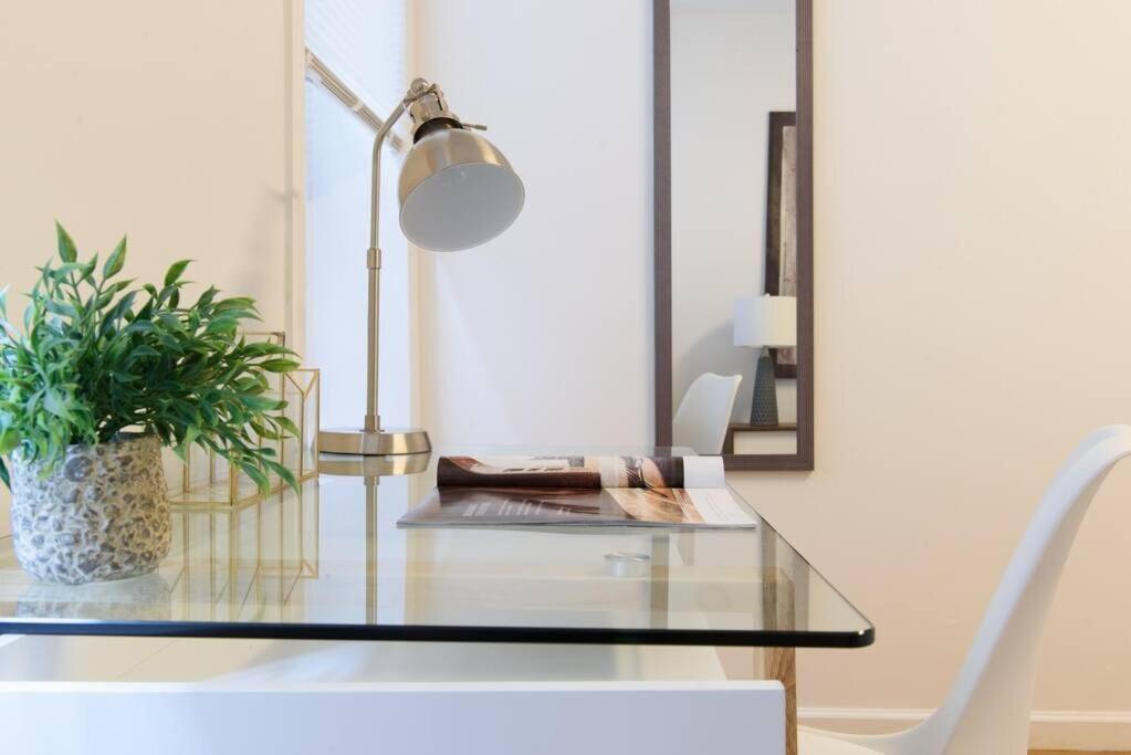 Apartment 109-1 Huge 3br Value - Nyc *