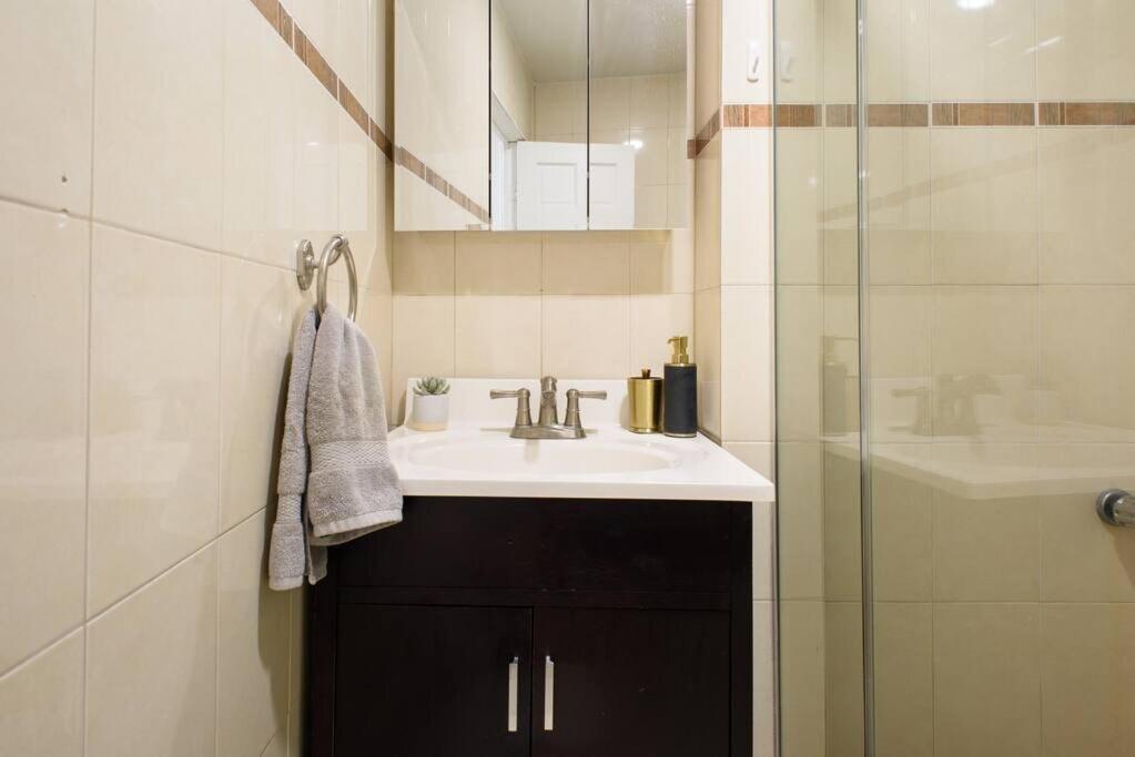 109-1 Huge 3br Value - Nyc *