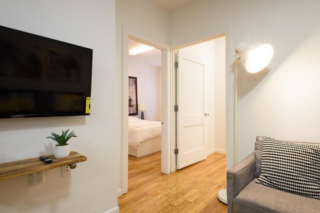 Apartment 109-1 Huge 3br Value - Nyc *
