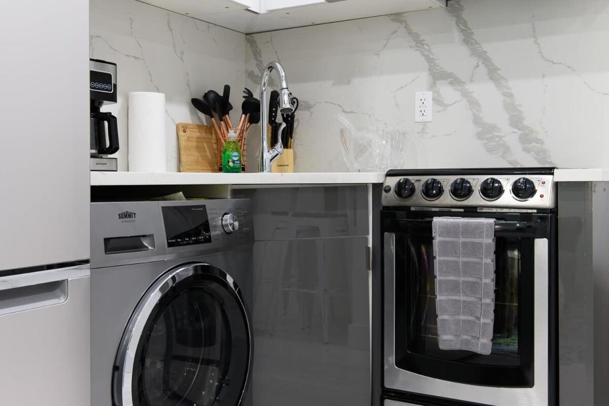 78-3b New Junior 1 Bedroom Prime Ues Wd In Unit Apartment