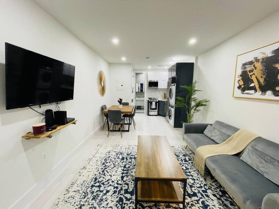 78-3a Luxury Brand New Modern 1br W&d