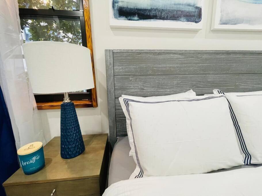 Apartment 78-3a Luxury Brand New Modern 1br W&d *