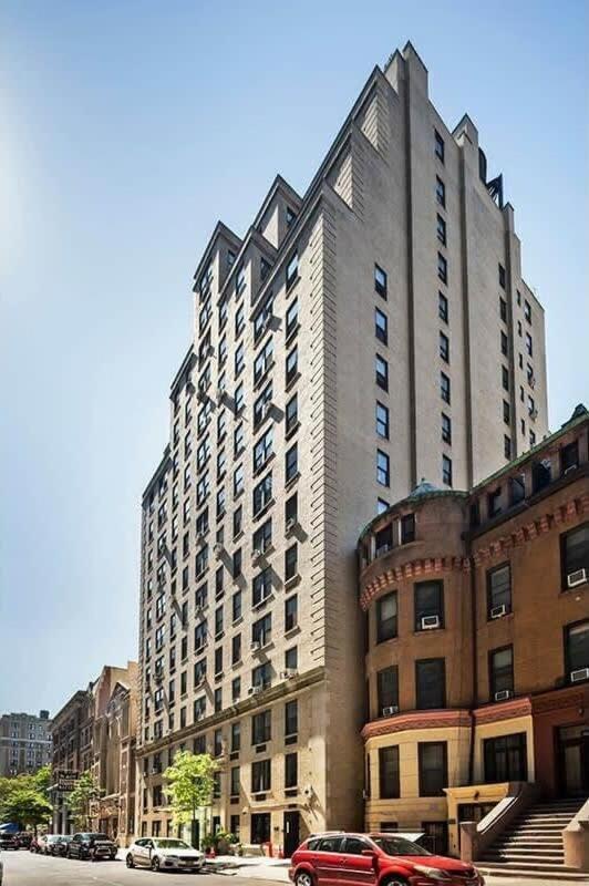 73-812 New Uws Doorman Gym * New York
