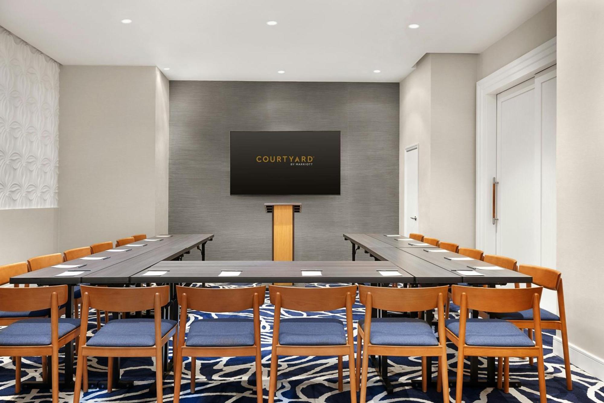 Courtyard By Marriott Manhattan/chelsea Hotel