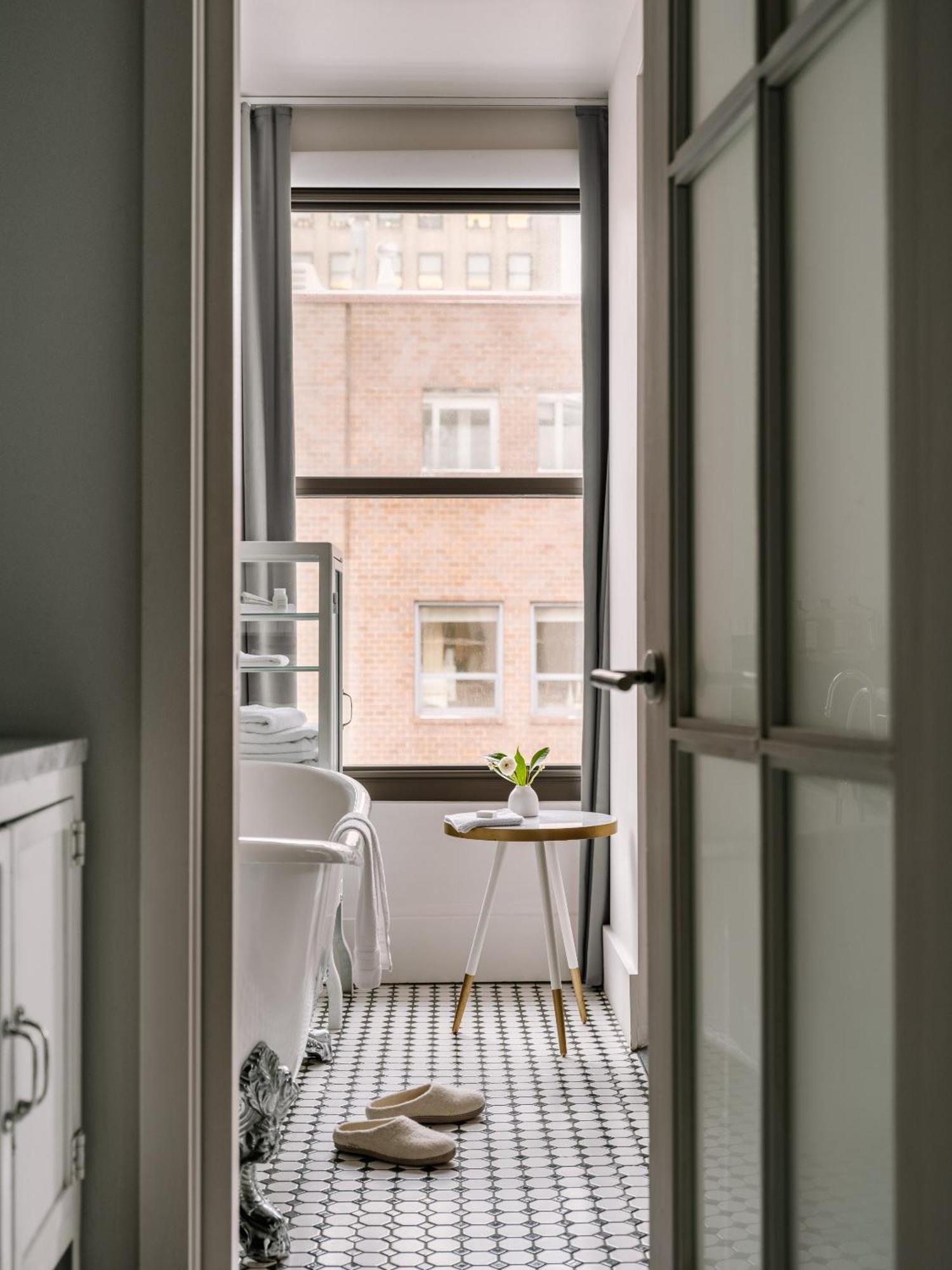 Sonder Duane Street 4*