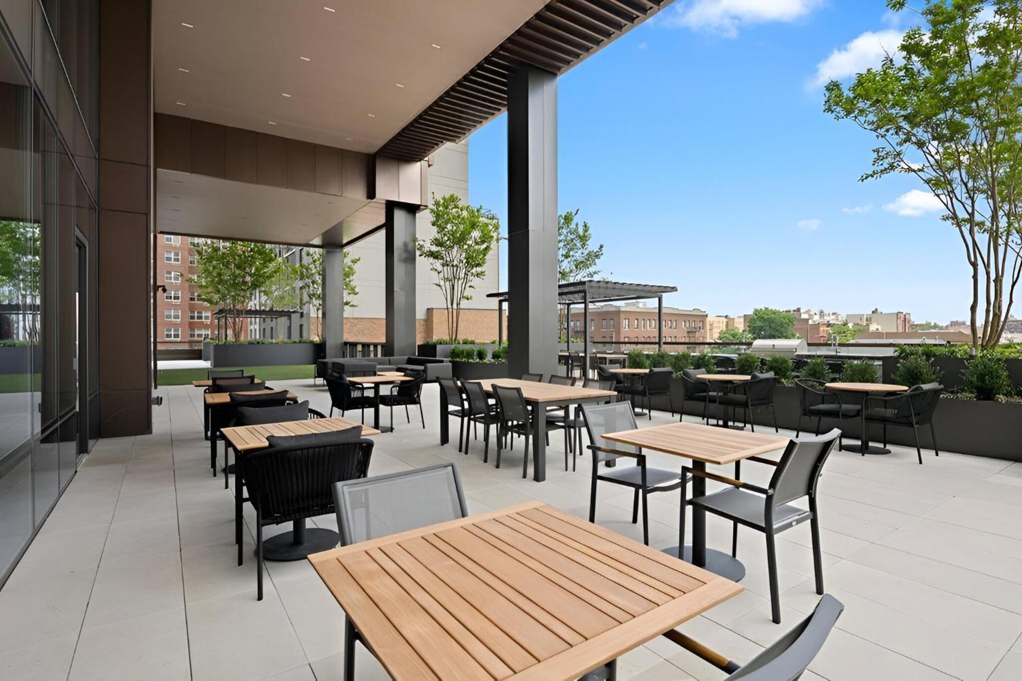 Brooklyn Serenity - Luxe Comfort With Amenities *