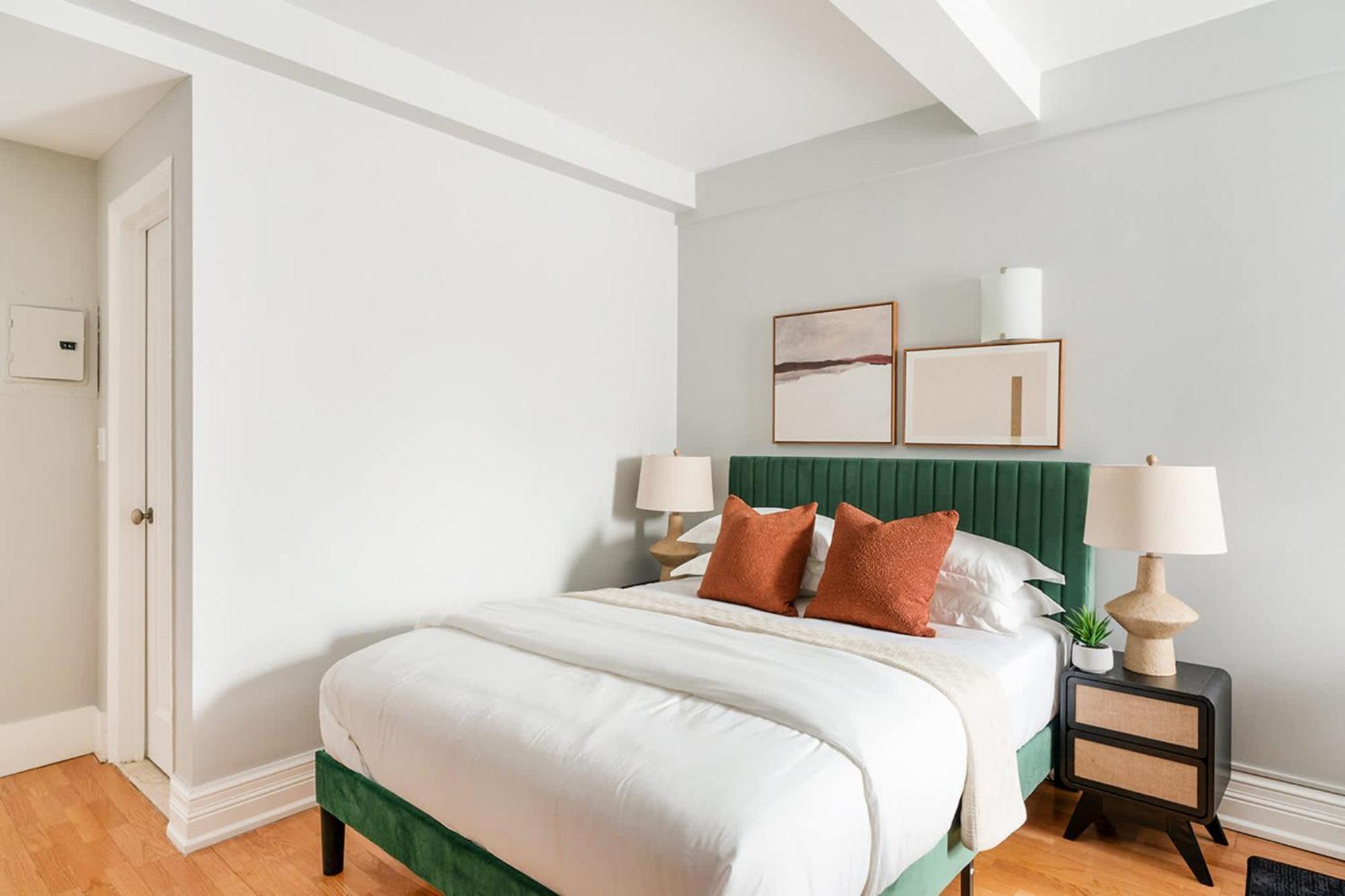 73-812 New Uws Doorman Gym Apartment