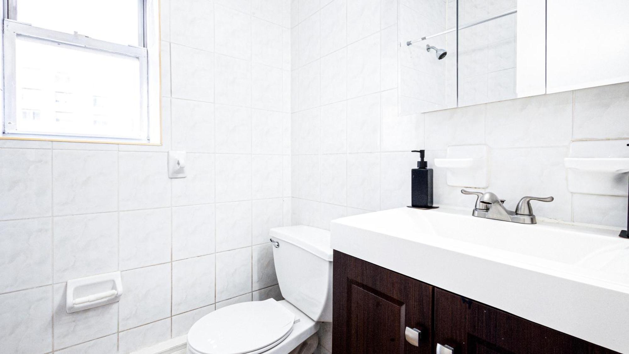 Unbeatable & Cozy 4bdr & 1 Bth In Manhattan New York