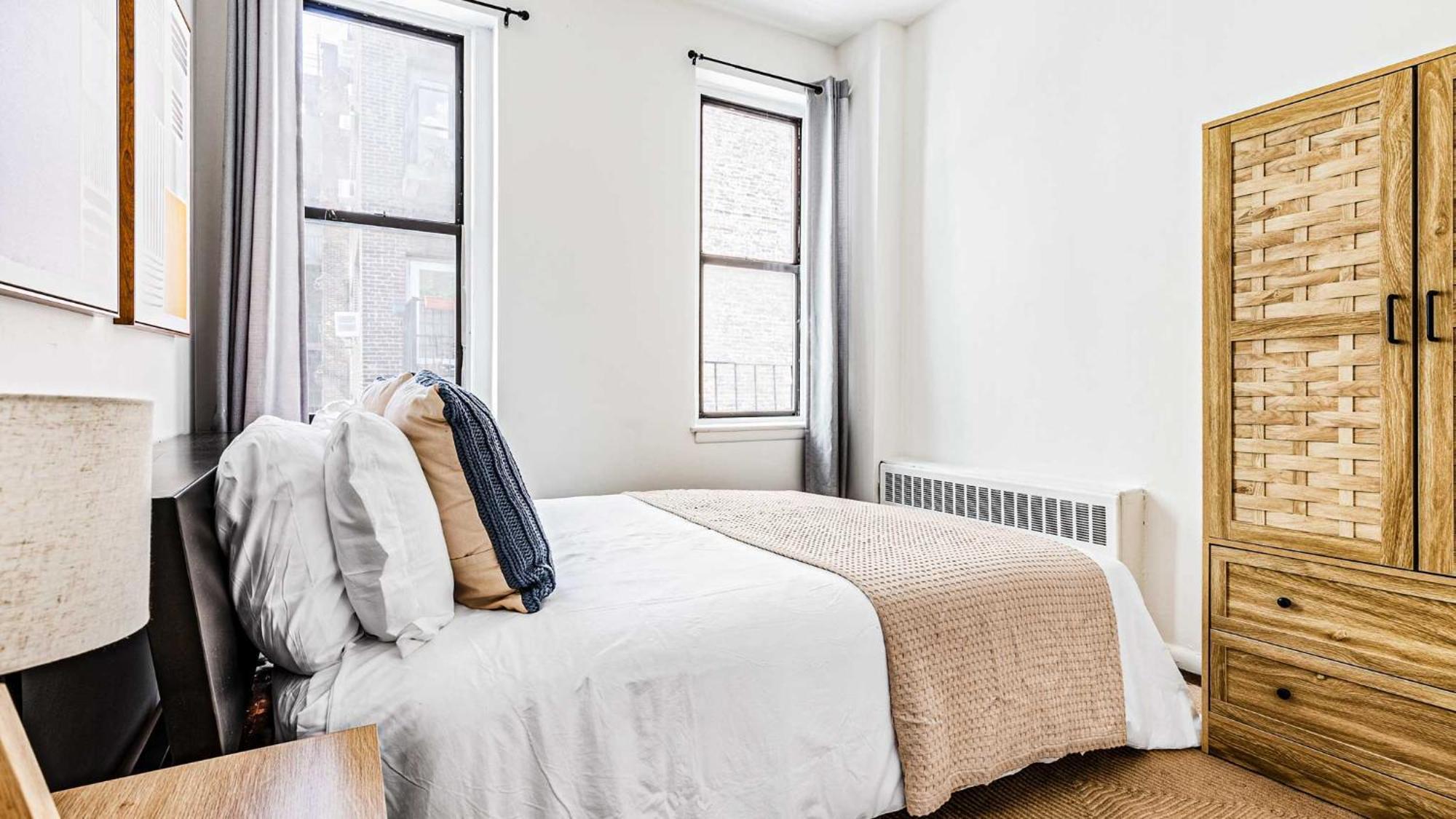 Trendy & Comfy 2 Bdr & 1 Bth In Midtown Manhattan New York