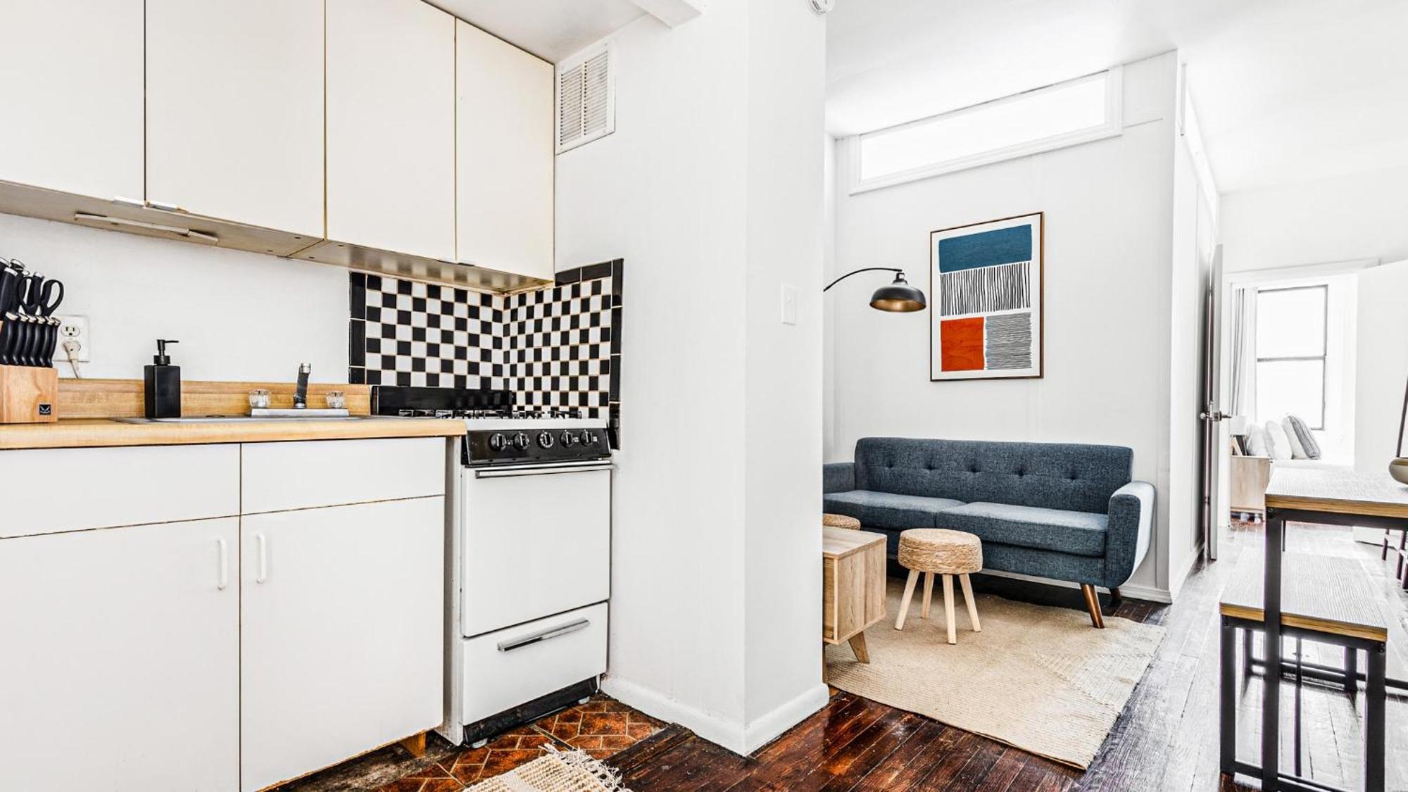 Trendy & Comfy 2 Bdr & 1 Bth In Midtown Manhattan Apartment