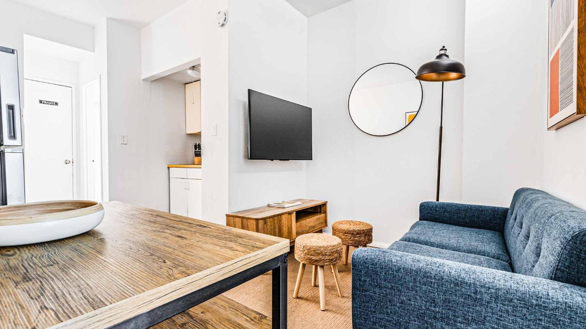 Trendy & Comfy 2 Bdr & 1 Bth In Midtown Manhattan Apartment *