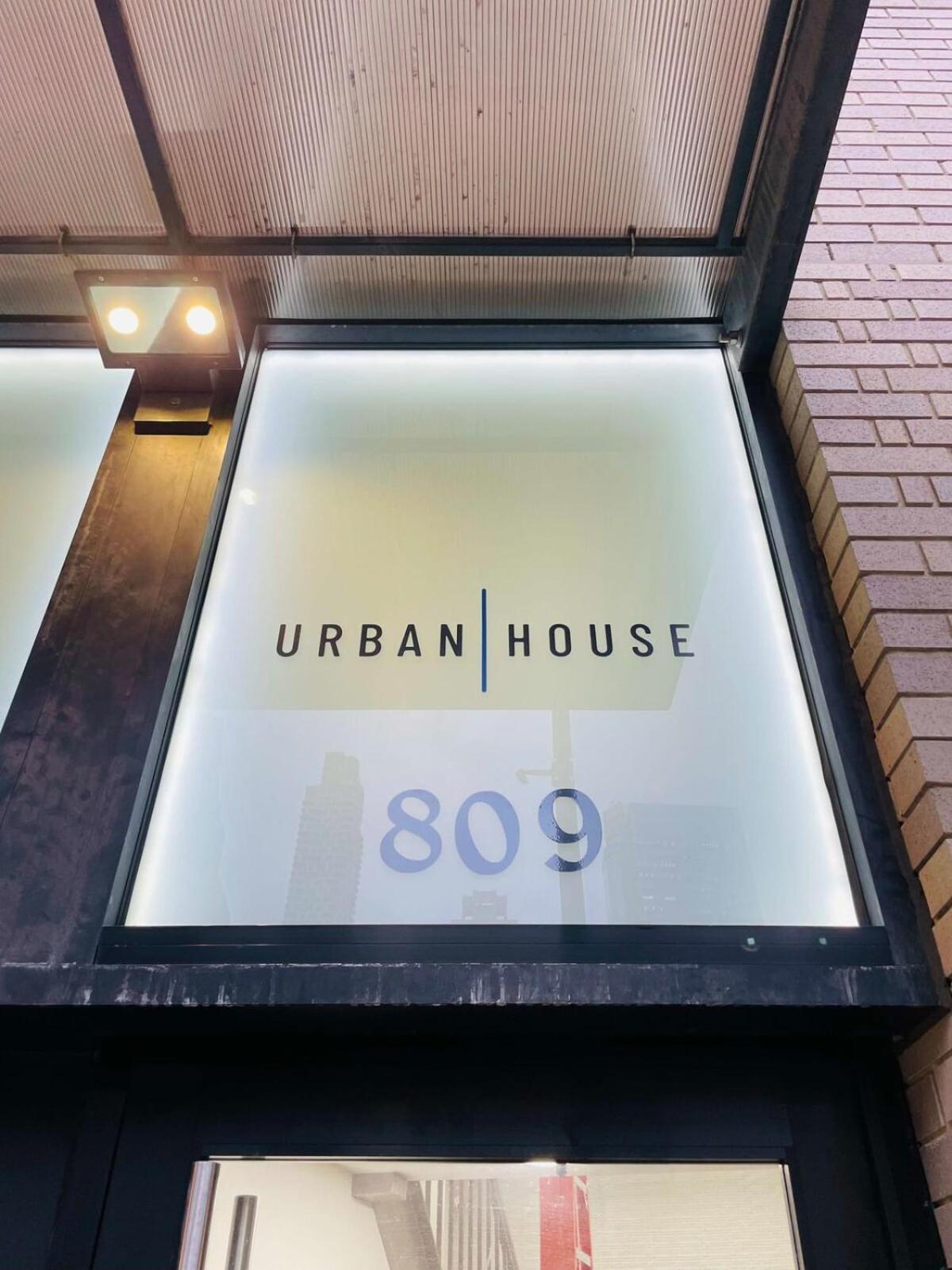 Apartment 809-4b Balcony W D Prime Location *