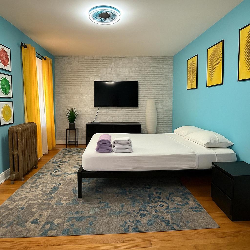 Modern Xl Queen Room Comfort & Character In Harlem * New York