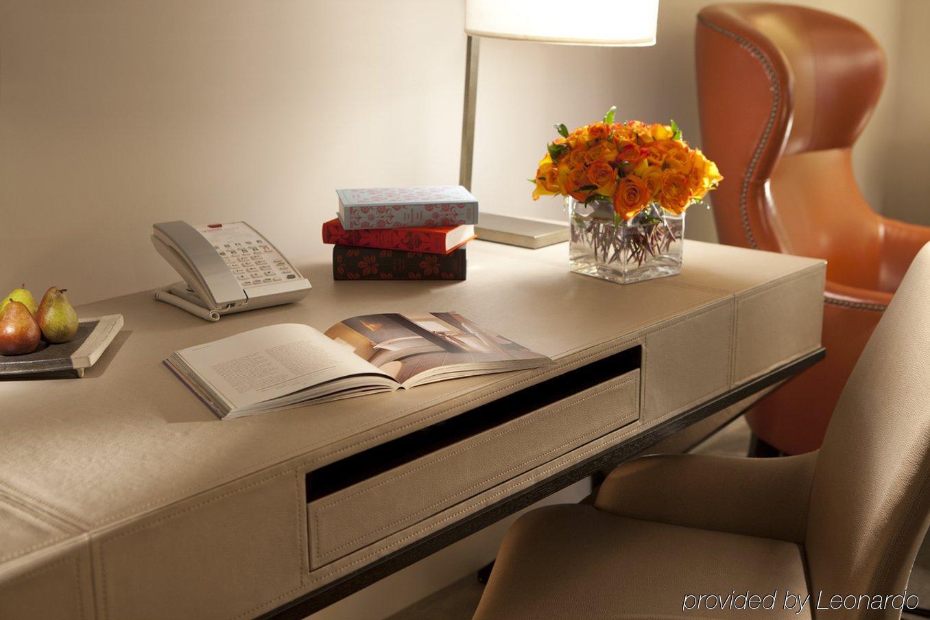 Millennium Hilton One Un Plaza 4*