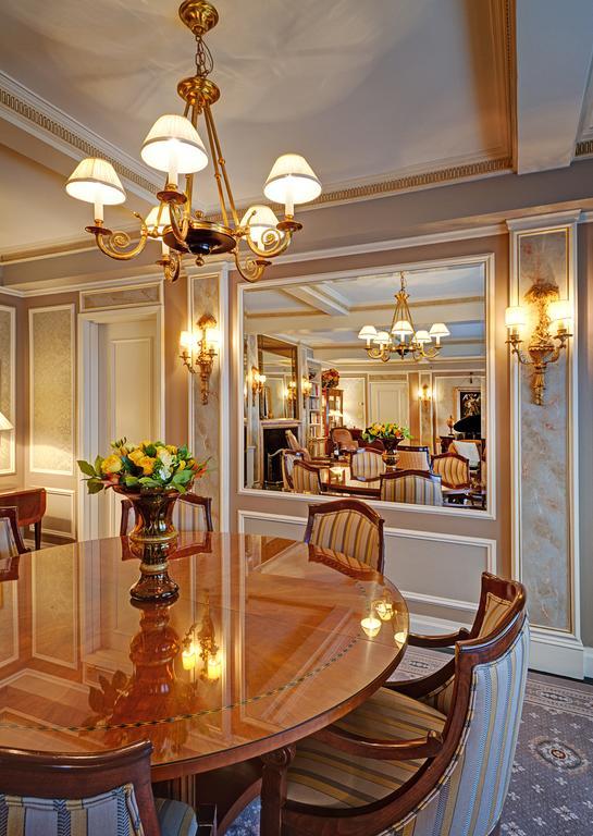 Hotel Elysee By Library Collection New York