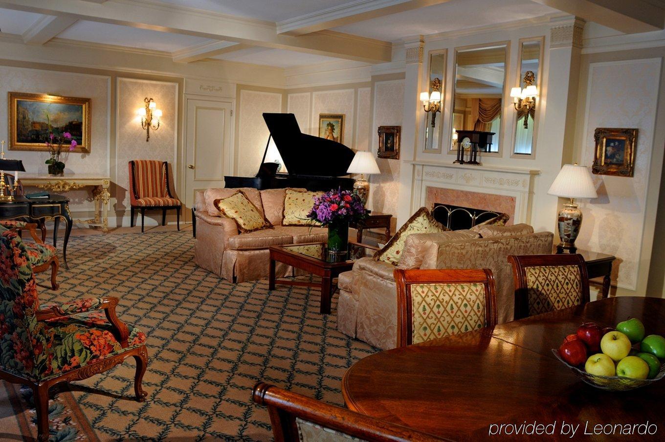 Hotel Elysee By Library Collection 4*
