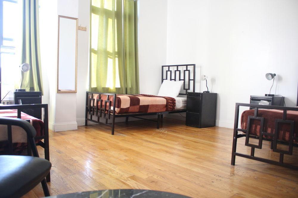 Ny Moore Hostel *