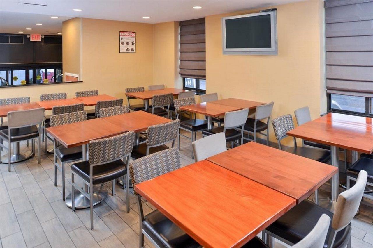 Hotel Red Lion And Brooklyn New York