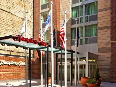 Hampton Manhattan Grand