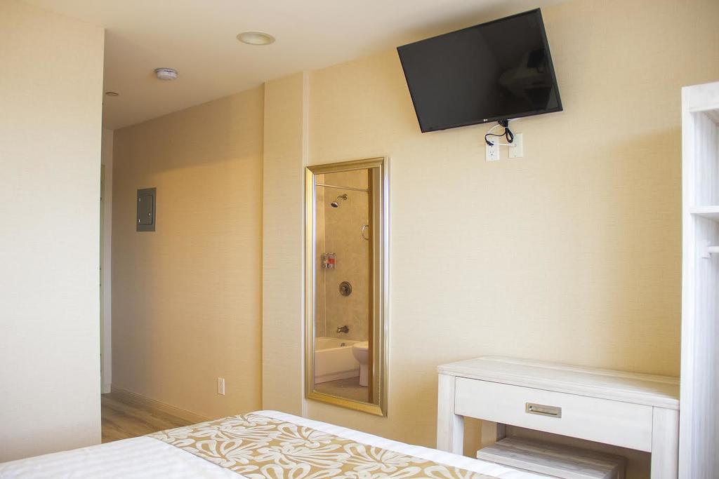 Hotel Phoenix Hotel Brooklyn Sunset Park (Adults Only) 2*